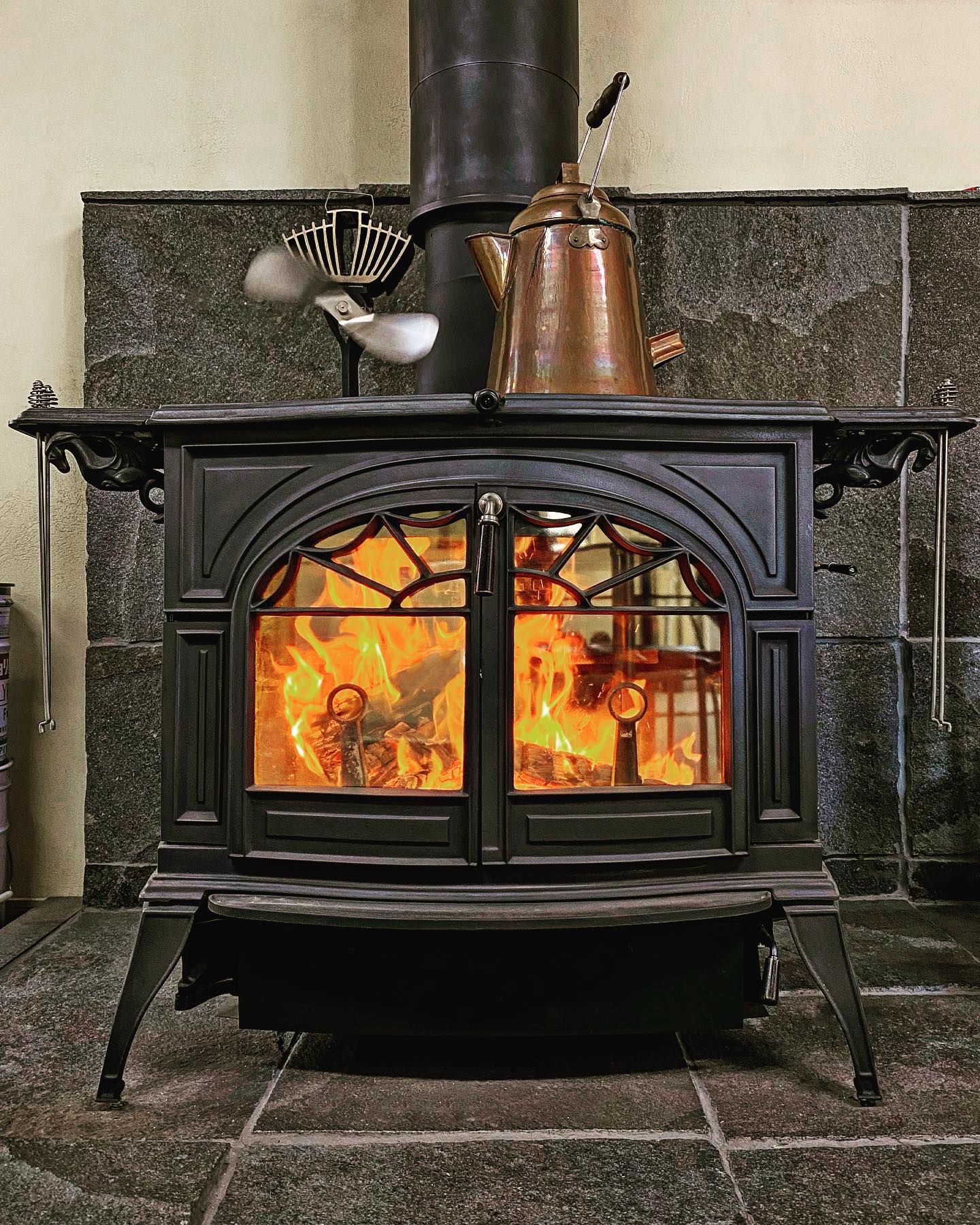 Vermont Castings Defiant Wood Stove
